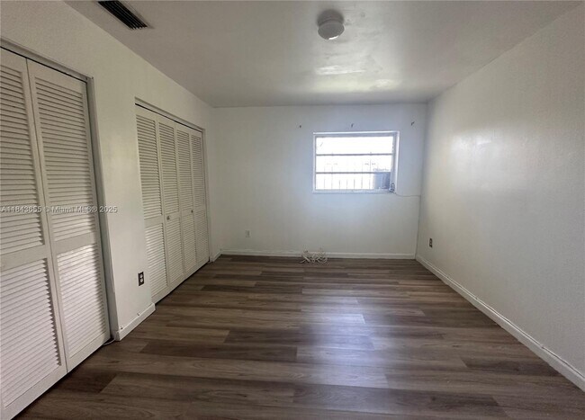 Building Photo - 1240 NW 31st Ave