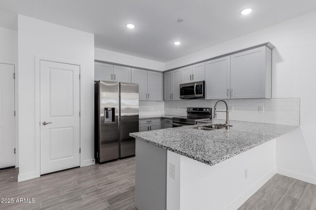 Building Photo - 1318 S 105th Pl