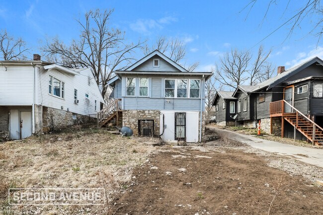 Building Photo - 5121 Agnes Ave