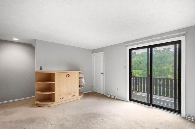 Building Photo - 214 Wedgewood Rd