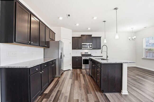 Building Photo - HOLIDAY INCENTIVES APPLY FOR THIS PROPERTY- AVAILABLE NOW! BEAUTIFUL 2 STORY HOME IN FUQUAY-VARINA