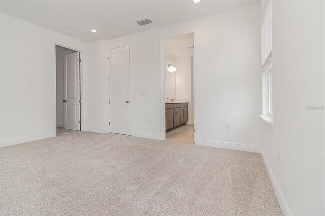 Building Photo - 16758 Hamlin Vis Aly