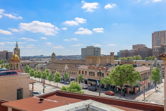 Plaza Views - Cambria Luxury Apartment Homes