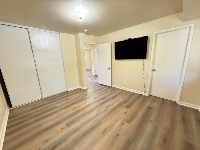 Building Photo - 1420 Primrose Way