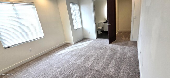 Building Photo - 506 S Hardy Dr