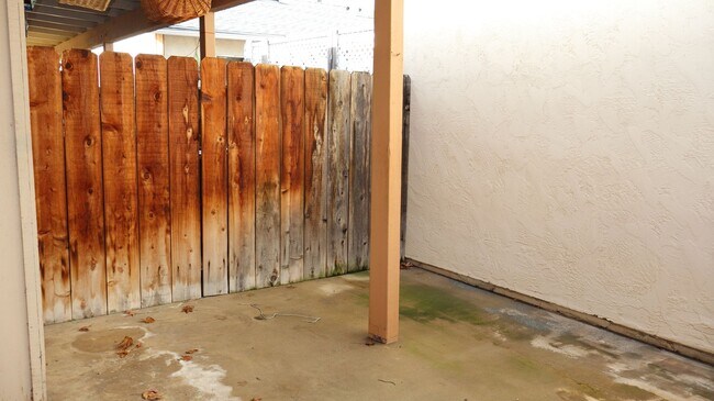 Building Photo - 1 bedroom 1 bath single level apartment in El Cajon City