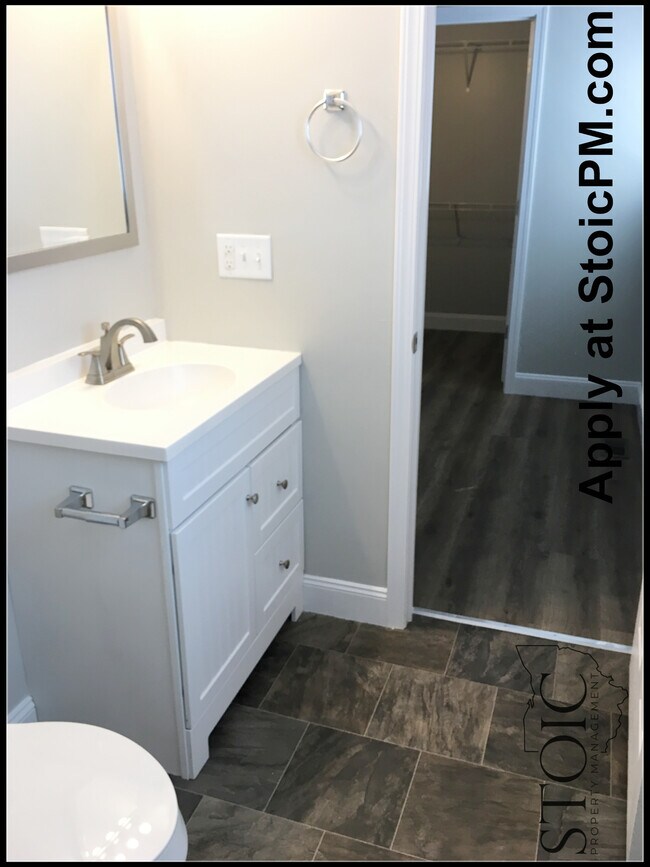 Building Photo - 2810 Raphael Dr