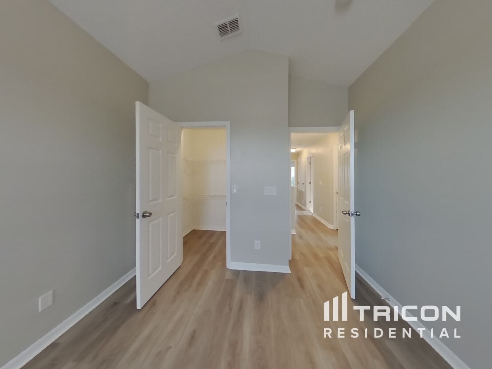 Building Photo - 1360 Holly Glen Run