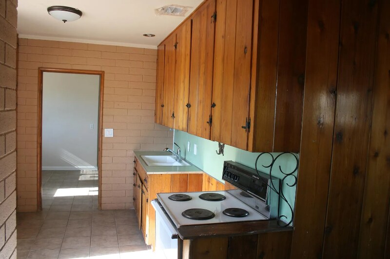 Building Photo - 21049 Ocotillo Way