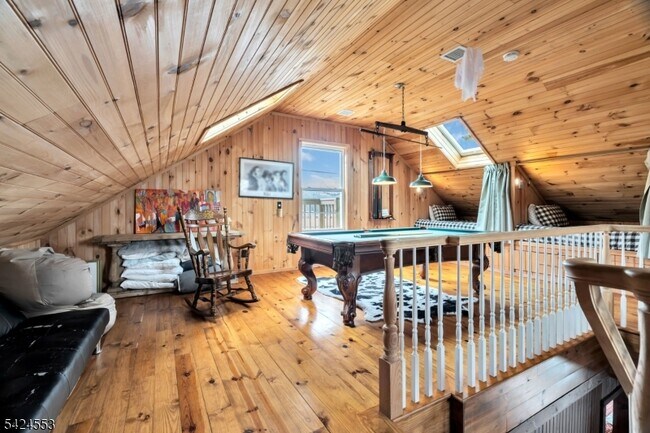 Building Photo - 363 Lakeside Blvd