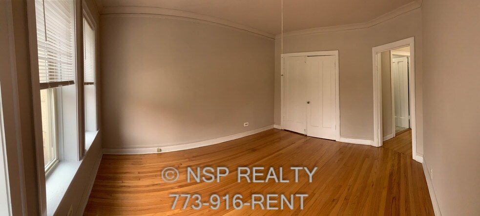 Building Photo - 4265 W Addison St