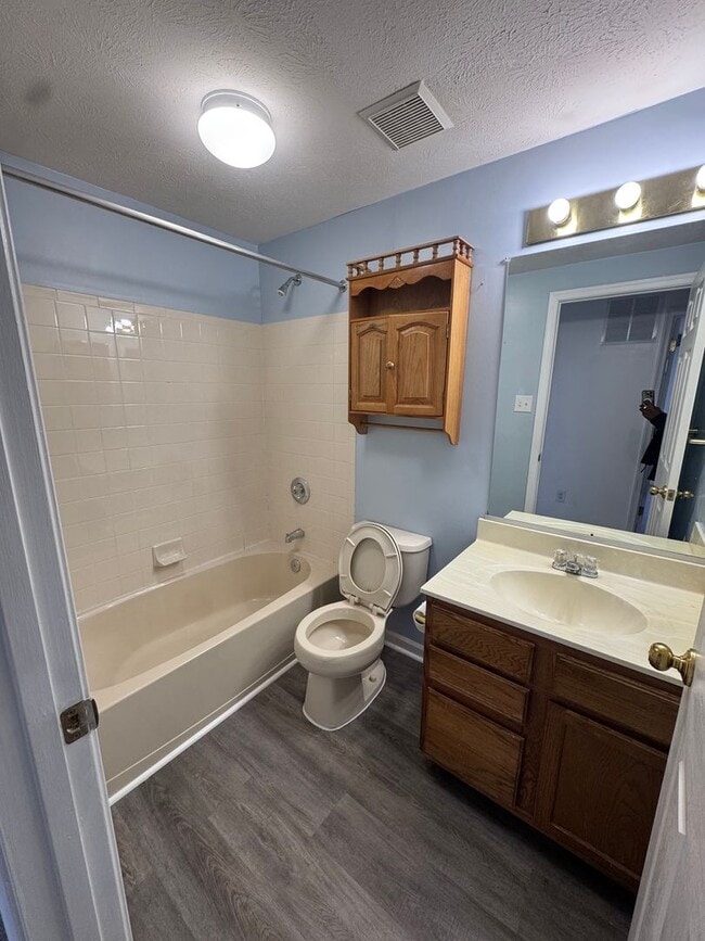 Building Photo - 962 Gainsborough Ct