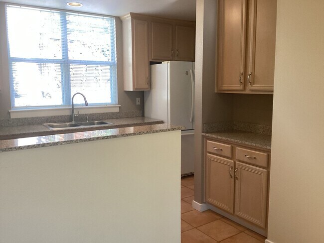 Building Photo - 204 Roosevelt Terrace
