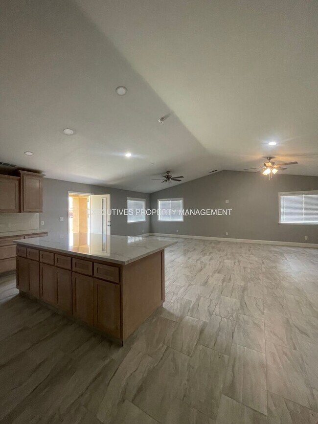 Building Photo - 1957 CA-140