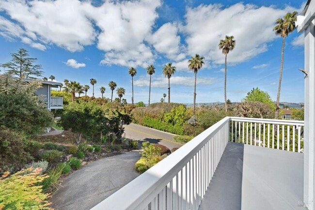 Building Photo - 31 Antilles Way