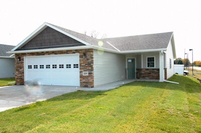 Building Photo - 691 Denise Dr