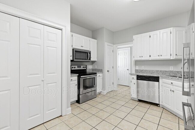Building Photo - 8945 Fuller Rd