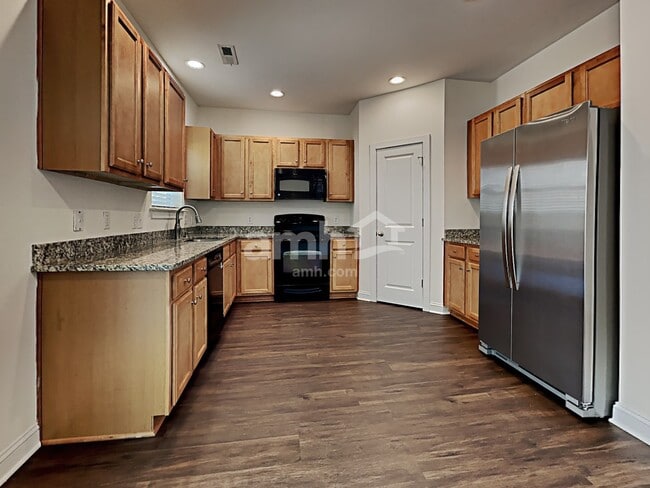 Building Photo - 423 Sablewood Dr