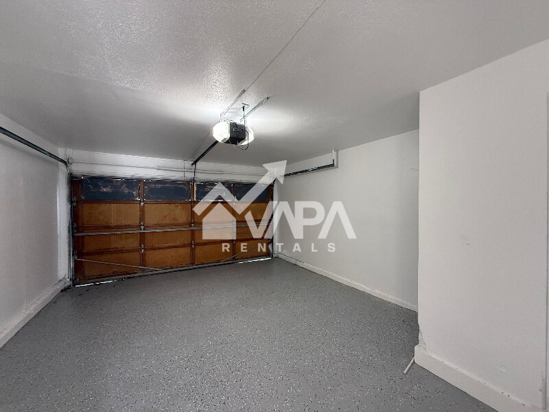 Building Photo - 4210 Sunrise Creek Dr