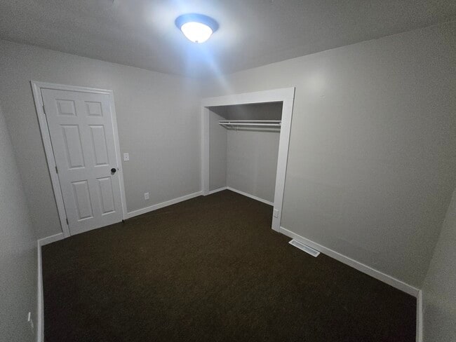 Building Photo - 1062 Aquetuck Rd