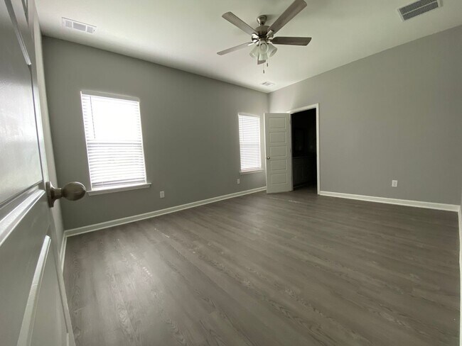 Building Photo - 4 bed, 2 bath home built in 2022 in Atoka