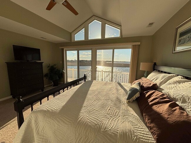 Building Photo - 802 N Harvard Ave