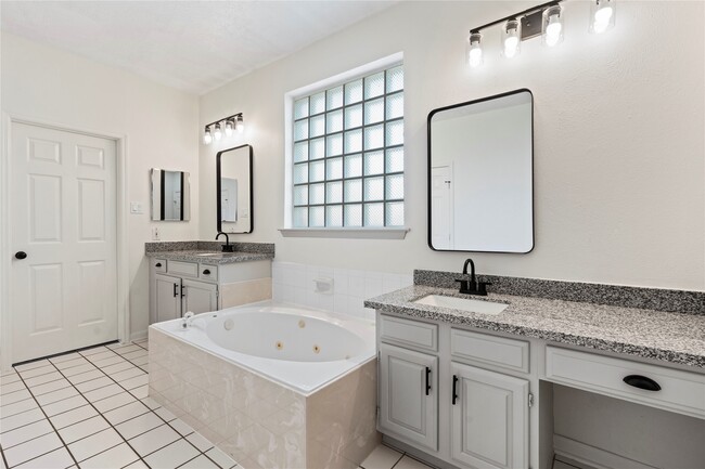 Building Photo - 1602 Winston Homestead Dr