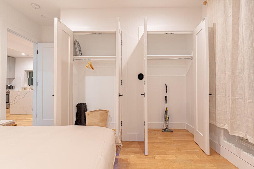 Building Photo - 207 Cooper St