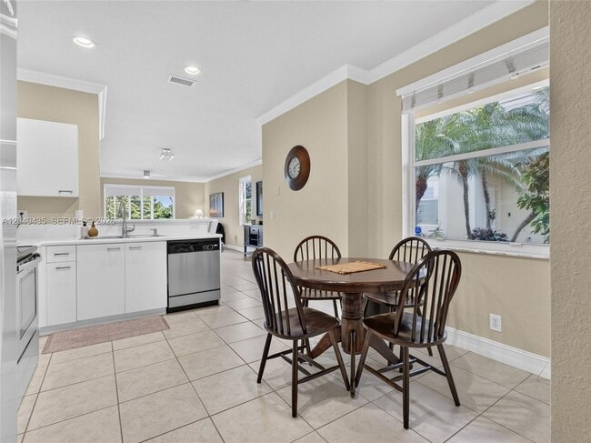Building Photo - 2475 Cordoba Bend