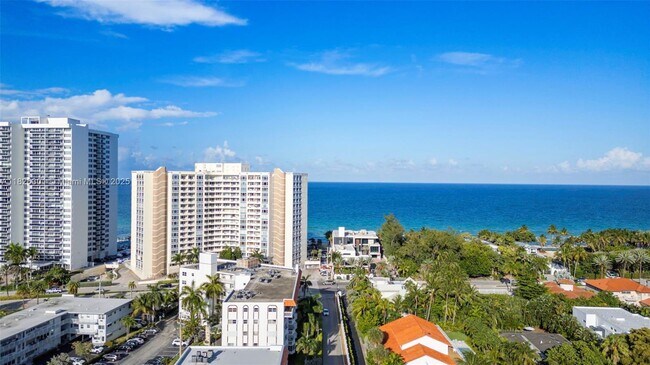 Building Photo - 3199 S Ocean Dr