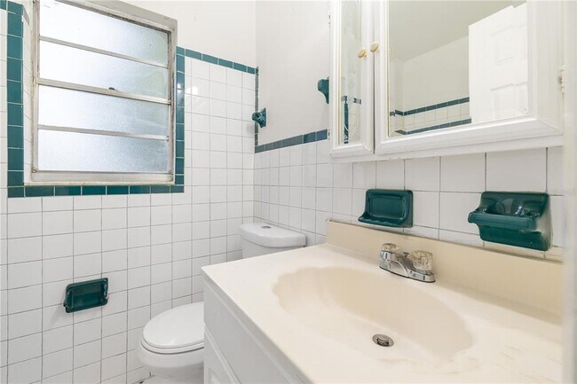 Building Photo - 7314 Sequoia Dr