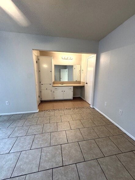 Master Bedroom/ Bath - 2470 Oak Park