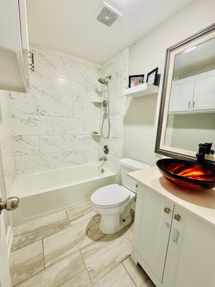 Building Photo - 4211 Knoxville St