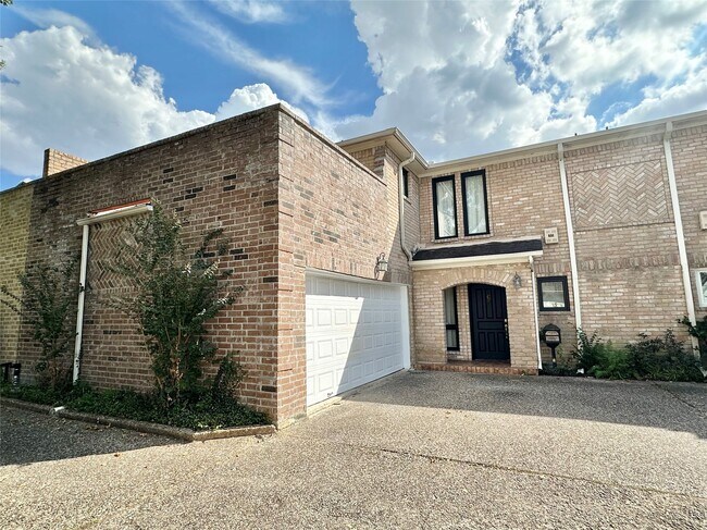 Building Photo - 2514 Nantucket Dr