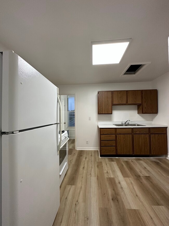 Building Photo - 1404 Grove St