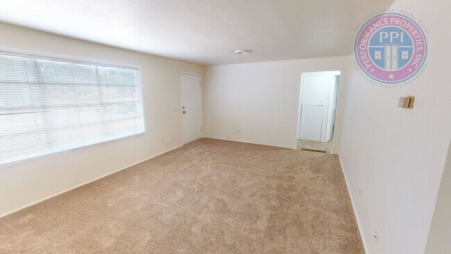 Building Photo - Charming home in NE Portland in the David ...