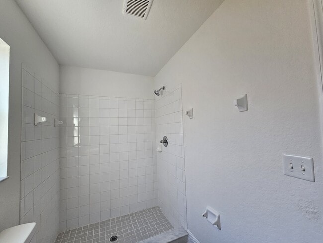 Building Photo - 308 Highland Meadows Dr