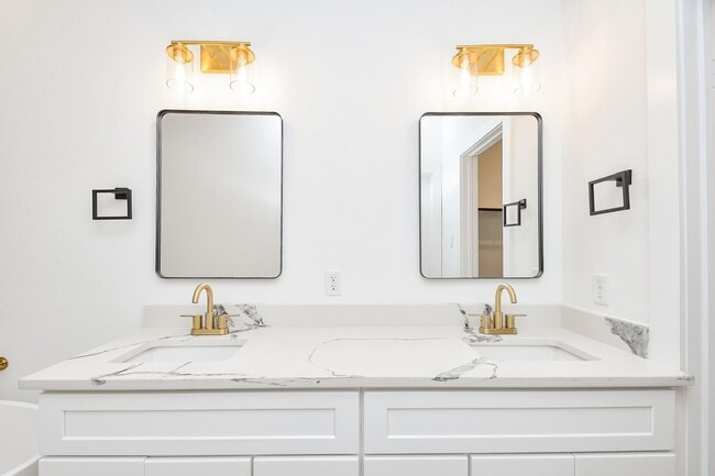 Building Photo - 4911 Nichols St