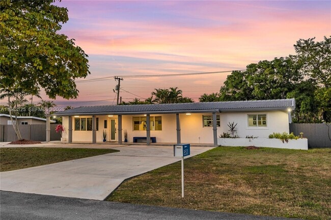 Building Photo - 8501 SW 142nd St