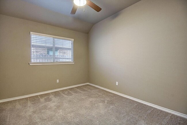 Building Photo - 7637 Cattlemen Dr