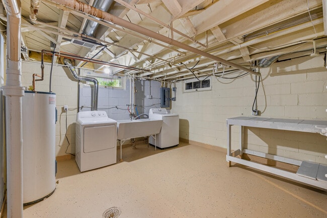 Building Photo - 5231 N Bay Ridge Ave