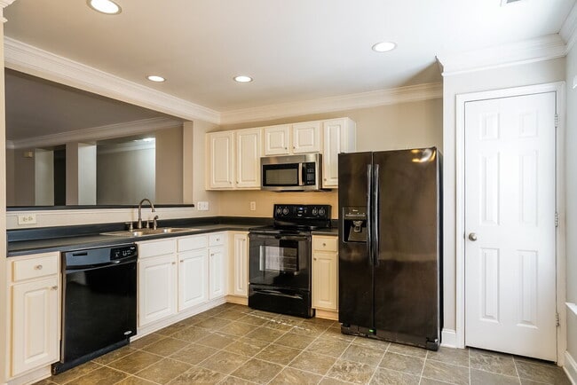 Building Photo - 447 Averasboro Dr