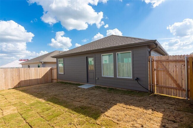Building Photo - 149 Star Packer Ln
