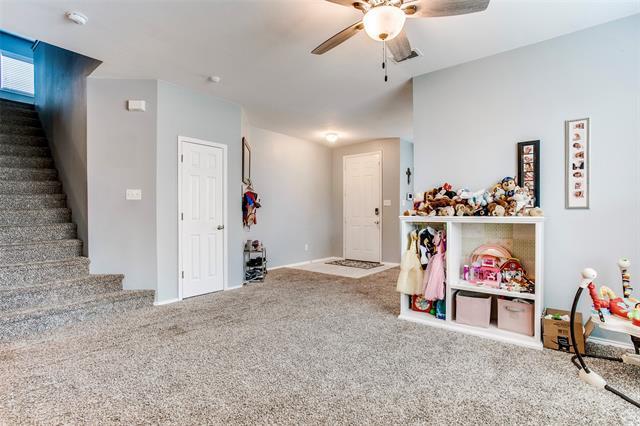 Building Photo - 5404 Thornbush Dr