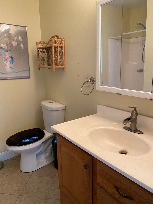 Building Photo - 8 Paterson Hill Rd