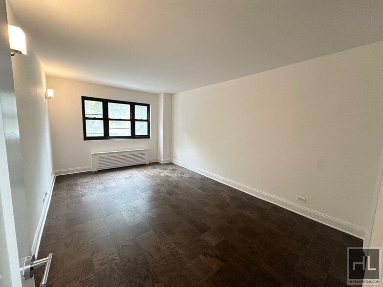 Building Photo - EAST 35 STREET