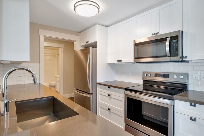 Building Photo - Great 2bd 2ba located in Old Burien