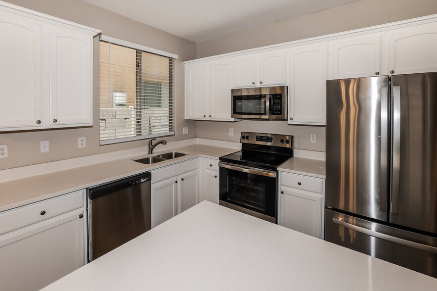 Building Photo - 14563 W Acapulco Ln