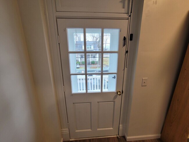 Building Photo - 510 W 5th St