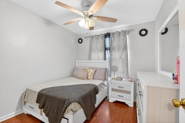 Building Photo - 5029 Starblaze Dr